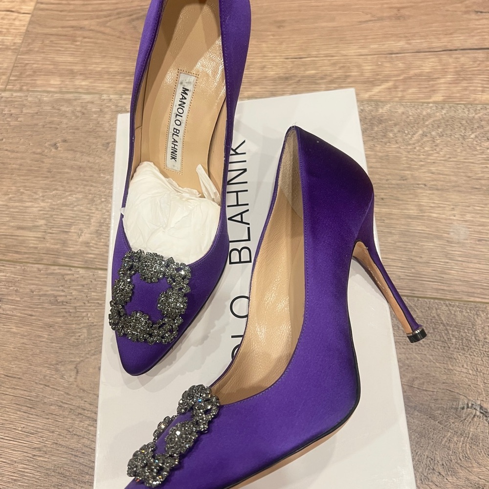 Manolo Blahnik Purple Heels with Embellished Buckle - Picture 2 of 6